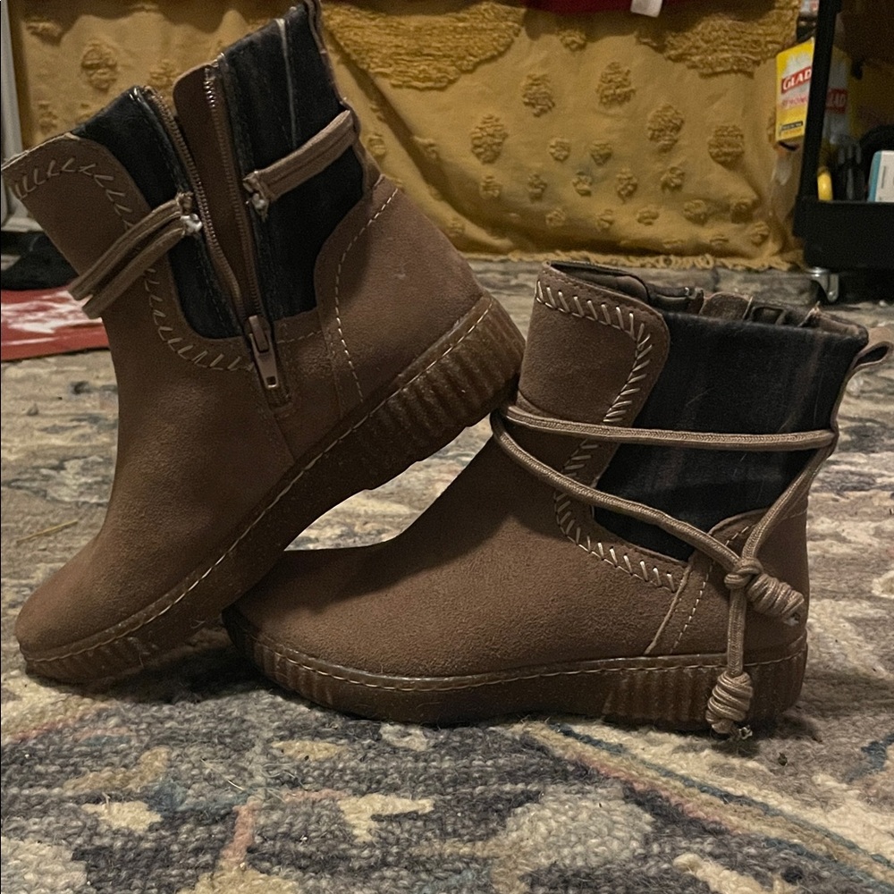 Clarks Brown Ankle Boots with Black Accents